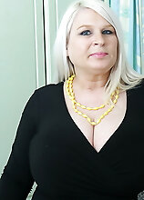 Huge Breasted British Housewife Getting Naughty