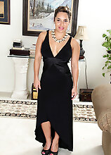 Exotic Housewife Alexa Tomas Slips Off Her Dress And Spreads Wide