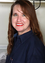 Terri Pazelli Does The Laundry