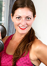 Veronica Johnson Getting Swole