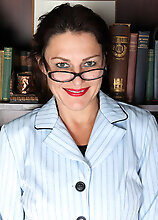 41 Year Old Joana Jakes From Allover30 Spreads Wide In The Office
