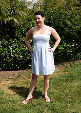Kali Karinena Plays Naked Golf