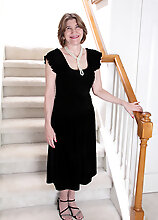 56 Year Old Bossy Ryder From Allover30 Opens Her Legs On The Stairs